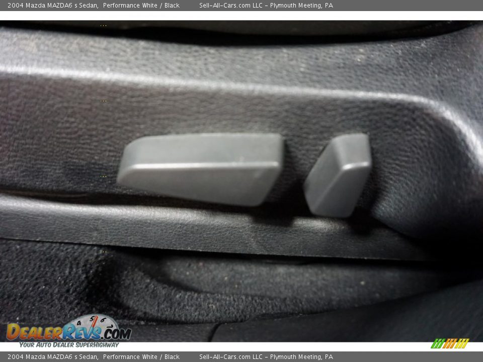 2004 Mazda MAZDA6 s Sedan Performance White / Black Photo #24