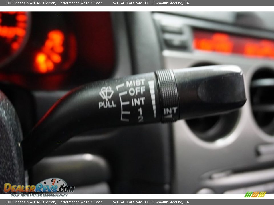 2004 Mazda MAZDA6 s Sedan Performance White / Black Photo #32