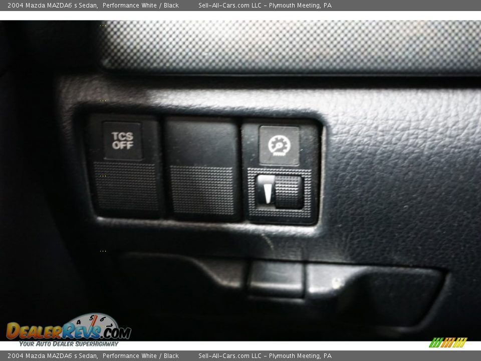 2004 Mazda MAZDA6 s Sedan Performance White / Black Photo #33