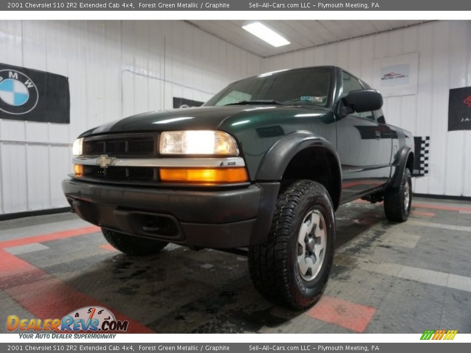 2001 Chevrolet S10 ZR2 Extended Cab 4x4 Forest Green Metallic / Graphite Photo #3