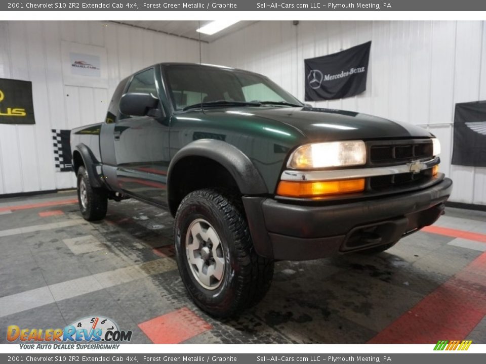 2001 Chevrolet S10 ZR2 Extended Cab 4x4 Forest Green Metallic / Graphite Photo #5