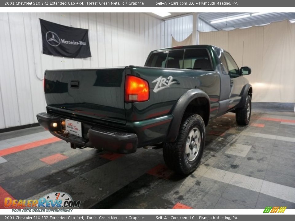 2001 Chevrolet S10 ZR2 Extended Cab 4x4 Forest Green Metallic / Graphite Photo #8