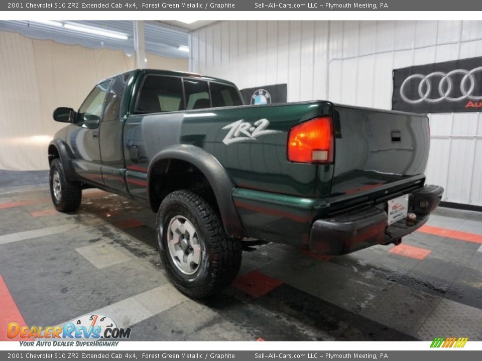 2001 Chevrolet S10 ZR2 Extended Cab 4x4 Forest Green Metallic / Graphite Photo #10