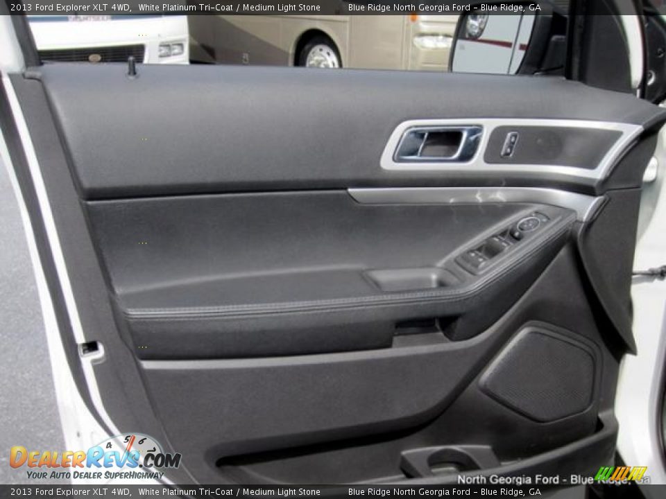 2013 Ford Explorer XLT 4WD White Platinum Tri-Coat / Medium Light Stone Photo #30