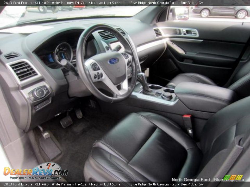 2013 Ford Explorer XLT 4WD White Platinum Tri-Coat / Medium Light Stone Photo #31