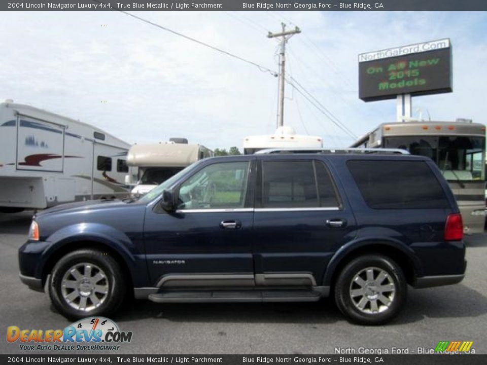 2004 Lincoln Navigator Luxury 4x4 True Blue Metallic / Light Parchment Photo #2