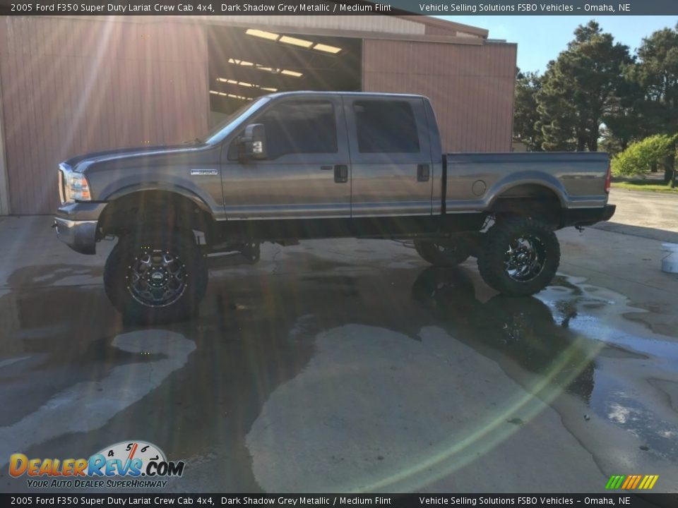 2005 Ford F350 Super Duty Lariat Crew Cab 4x4 Dark Shadow Grey Metallic / Medium Flint Photo #3