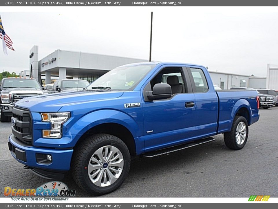 Front 3/4 View of 2016 Ford F150 XL SuperCab 4x4 Photo #3