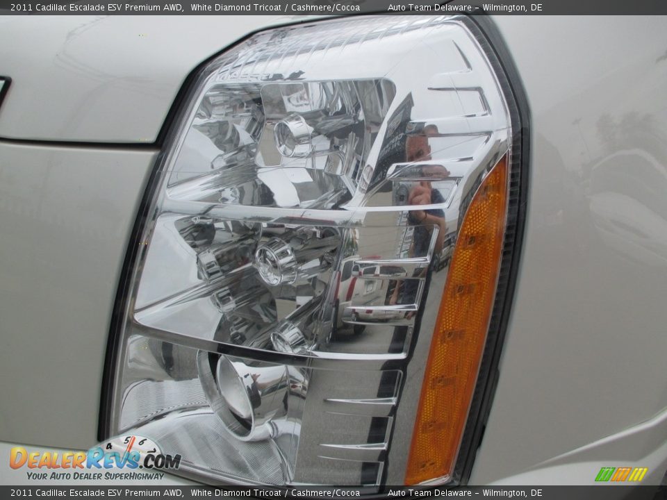 2011 Cadillac Escalade ESV Premium AWD White Diamond Tricoat / Cashmere/Cocoa Photo #32
