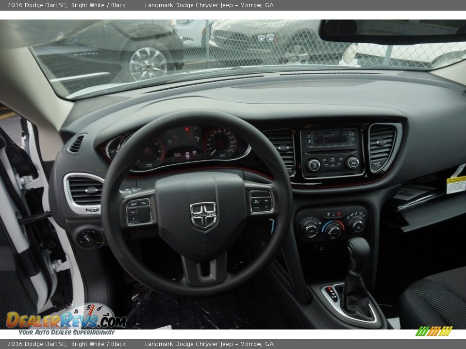 2016 Dodge Dart SE Bright White / Black Photo #5