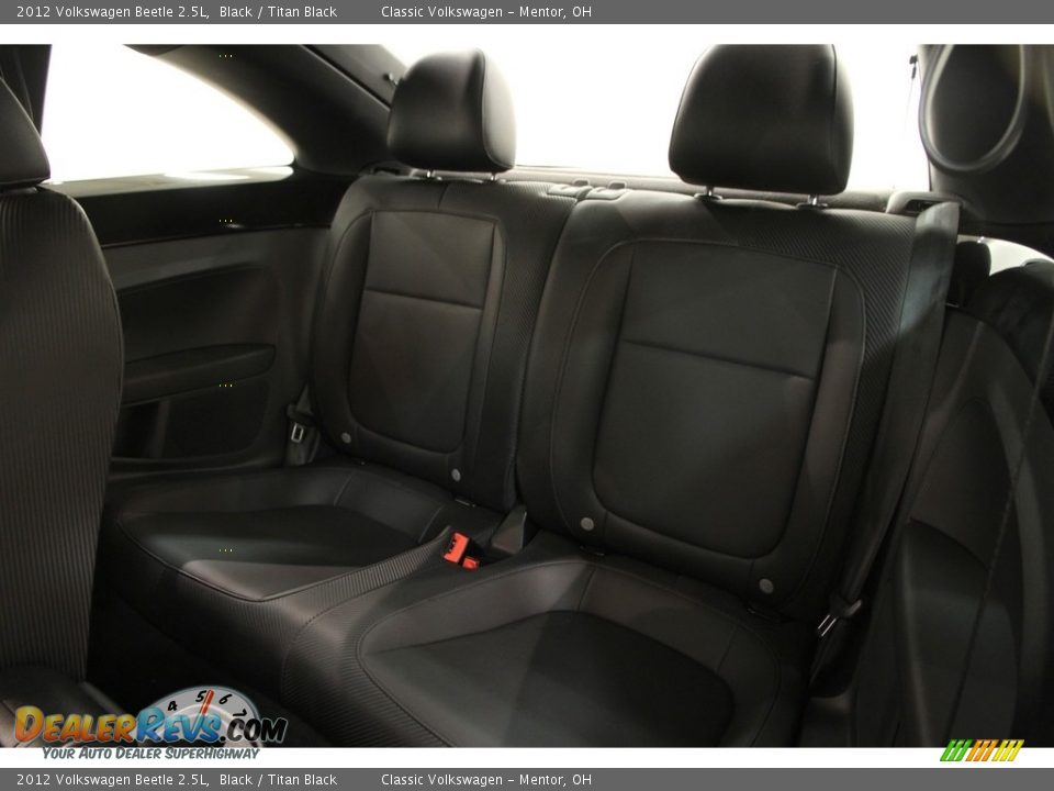 2012 Volkswagen Beetle 2.5L Black / Titan Black Photo #14