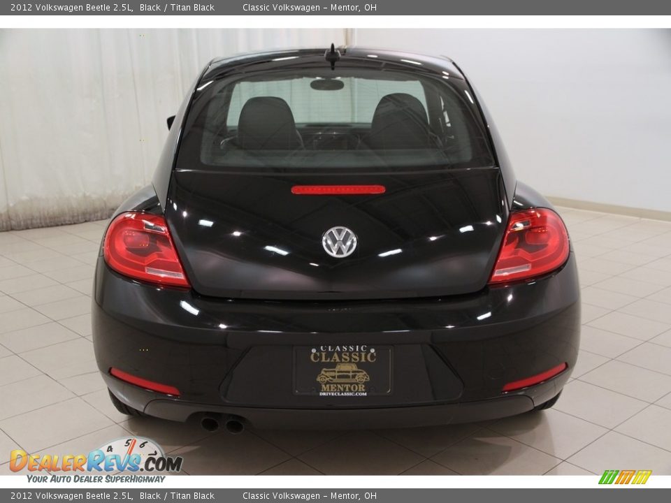 2012 Volkswagen Beetle 2.5L Black / Titan Black Photo #15