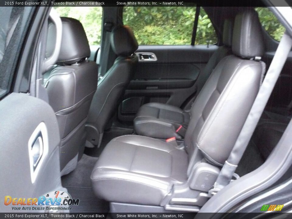 2015 Ford Explorer XLT Tuxedo Black / Charcoal Black Photo #10