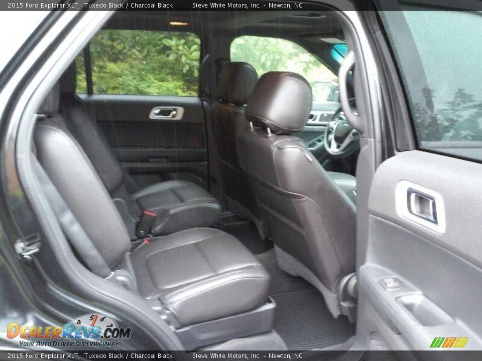 2015 Ford Explorer XLT Tuxedo Black / Charcoal Black Photo #13