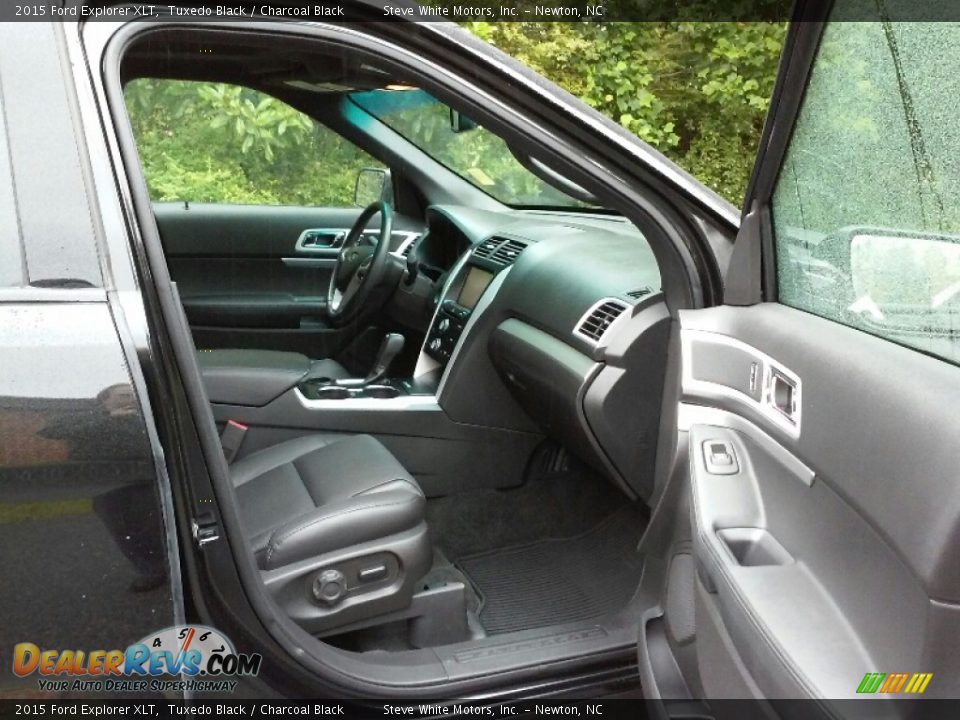 2015 Ford Explorer XLT Tuxedo Black / Charcoal Black Photo #14