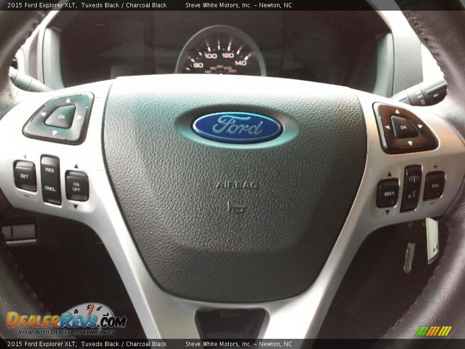 2015 Ford Explorer XLT Tuxedo Black / Charcoal Black Photo #17