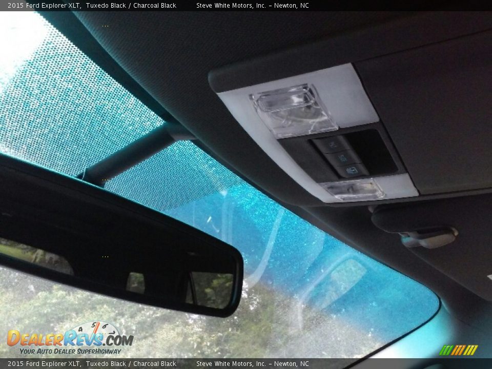 2015 Ford Explorer XLT Tuxedo Black / Charcoal Black Photo #20