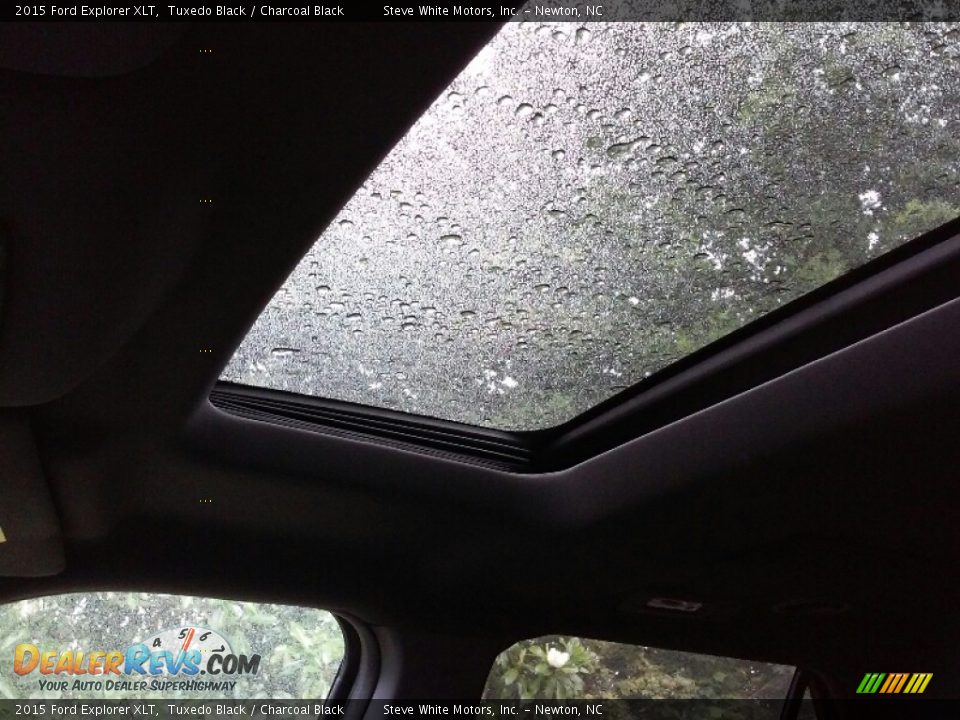 2015 Ford Explorer XLT Tuxedo Black / Charcoal Black Photo #28
