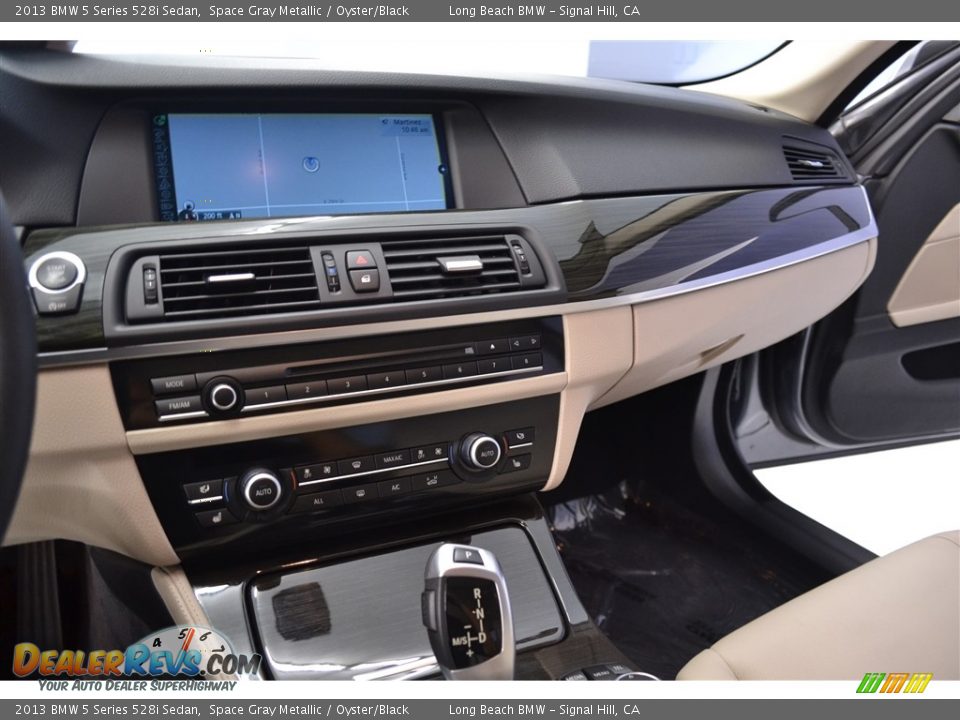 2013 BMW 5 Series 528i Sedan Space Gray Metallic / Oyster/Black Photo #23