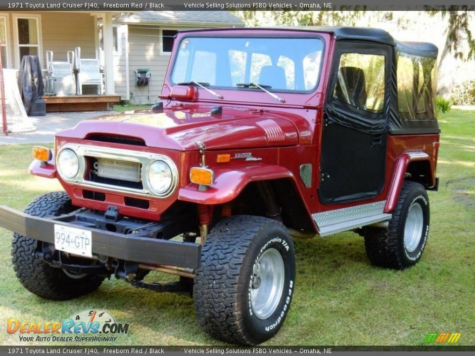 Front 3/4 View of 1971 Toyota Land Cruiser FJ40 Photo #1