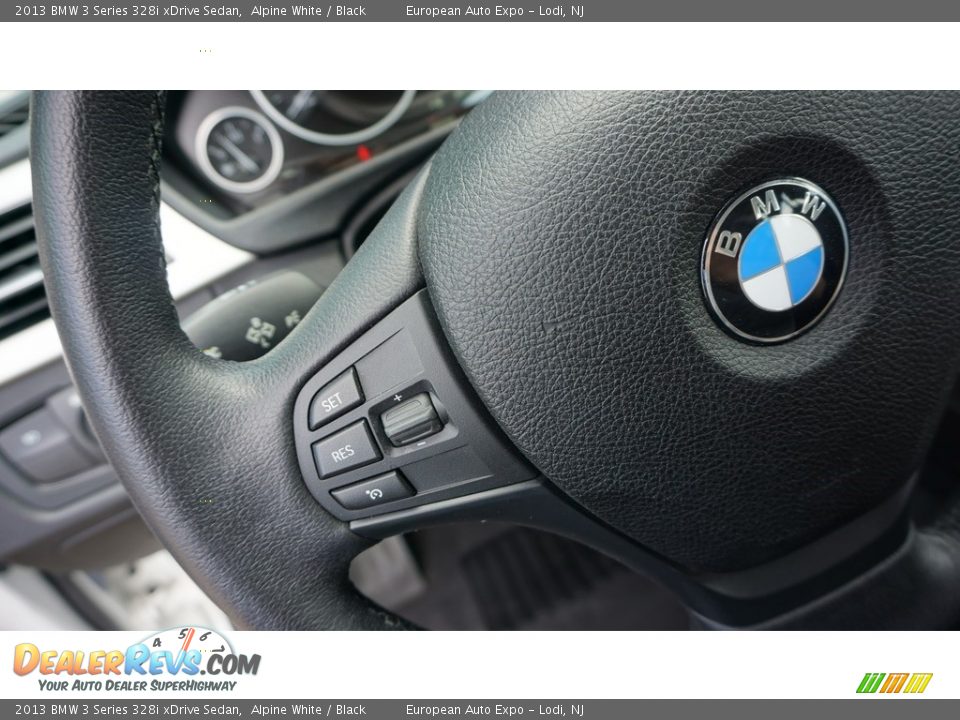 2013 BMW 3 Series 328i xDrive Sedan Alpine White / Black Photo #17