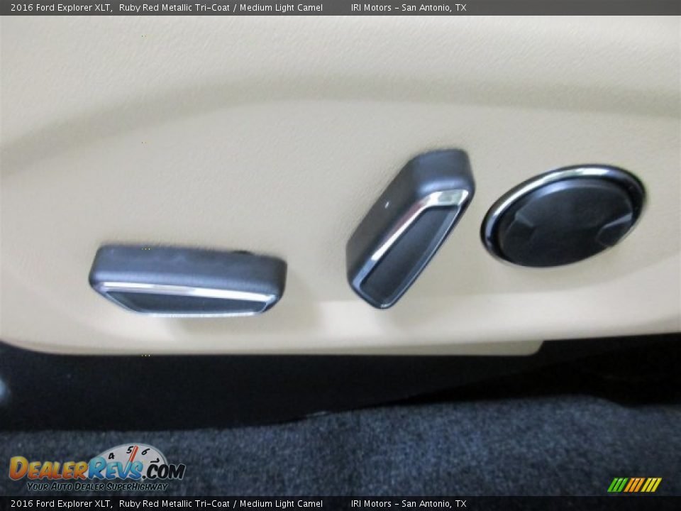 2016 Ford Explorer XLT Ruby Red Metallic Tri-Coat / Medium Light Camel Photo #30
