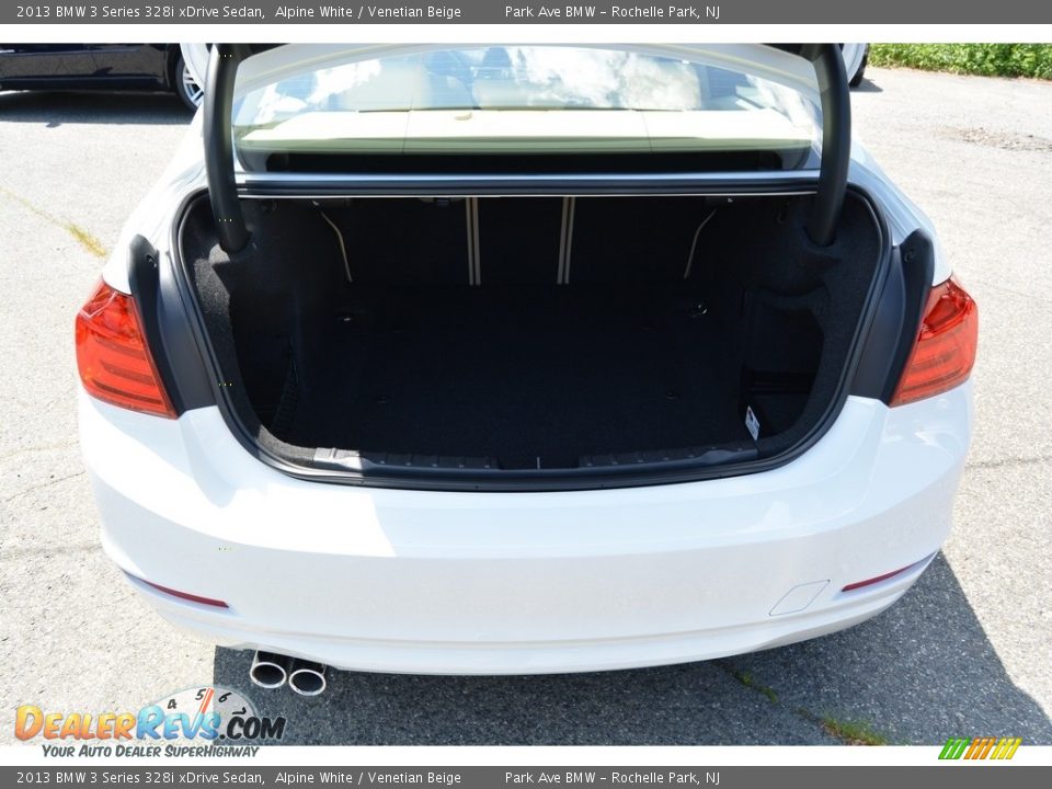 2013 BMW 3 Series 328i xDrive Sedan Alpine White / Venetian Beige Photo #23