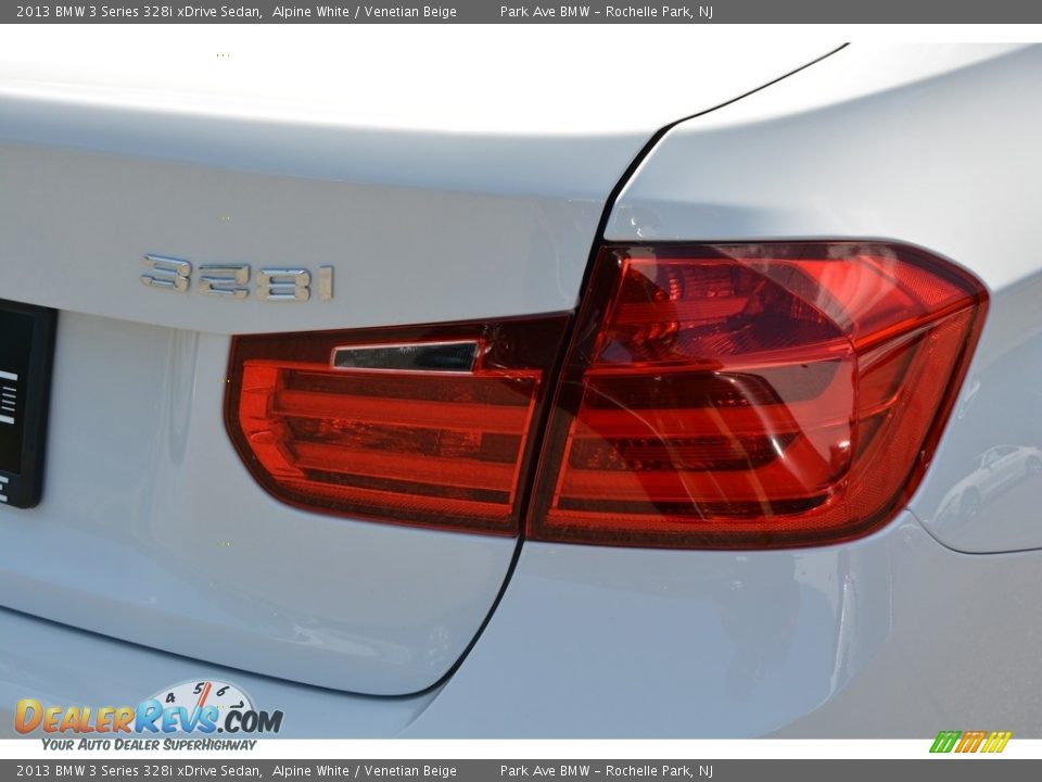 2013 BMW 3 Series 328i xDrive Sedan Alpine White / Venetian Beige Photo #24