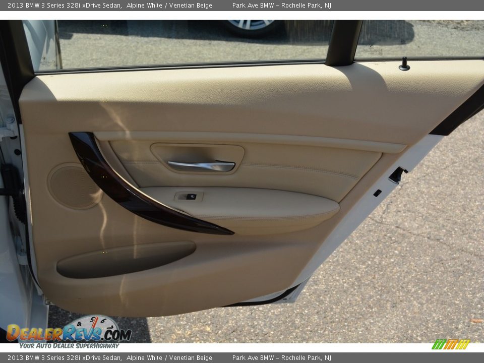 2013 BMW 3 Series 328i xDrive Sedan Alpine White / Venetian Beige Photo #25