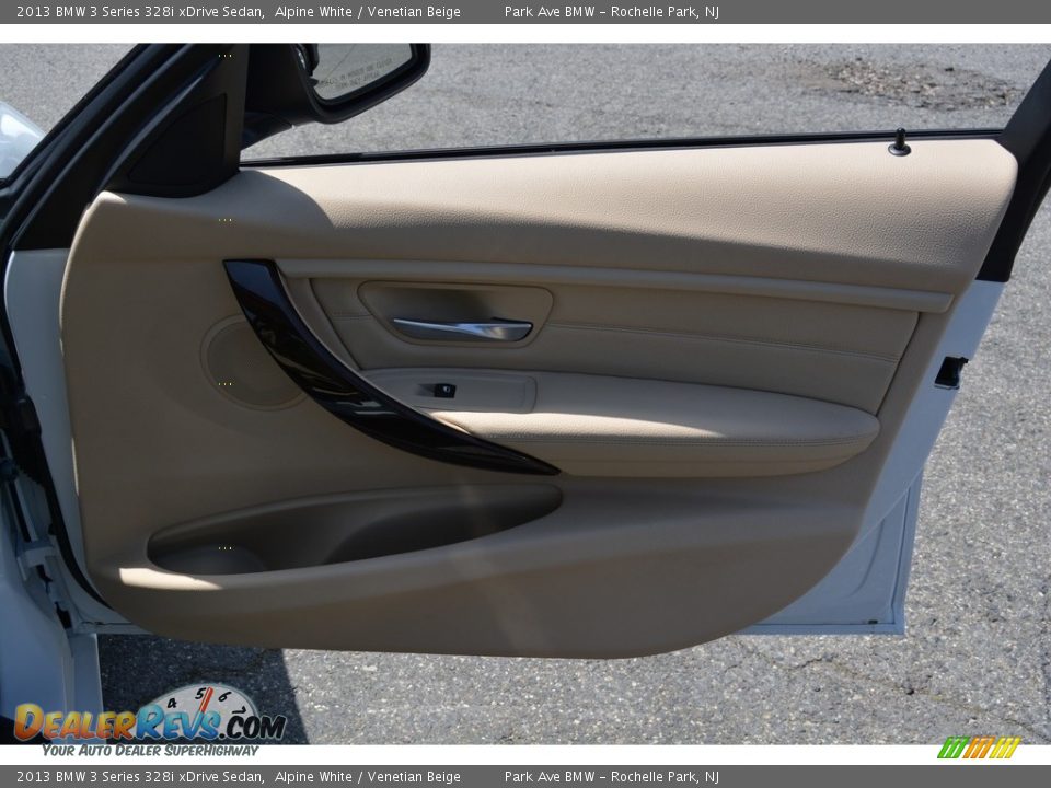 2013 BMW 3 Series 328i xDrive Sedan Alpine White / Venetian Beige Photo #27