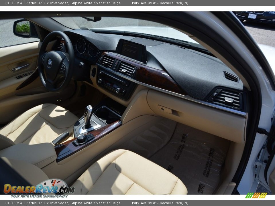 2013 BMW 3 Series 328i xDrive Sedan Alpine White / Venetian Beige Photo #28