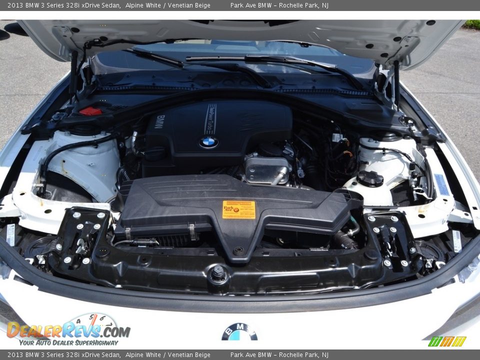 2013 BMW 3 Series 328i xDrive Sedan Alpine White / Venetian Beige Photo #31