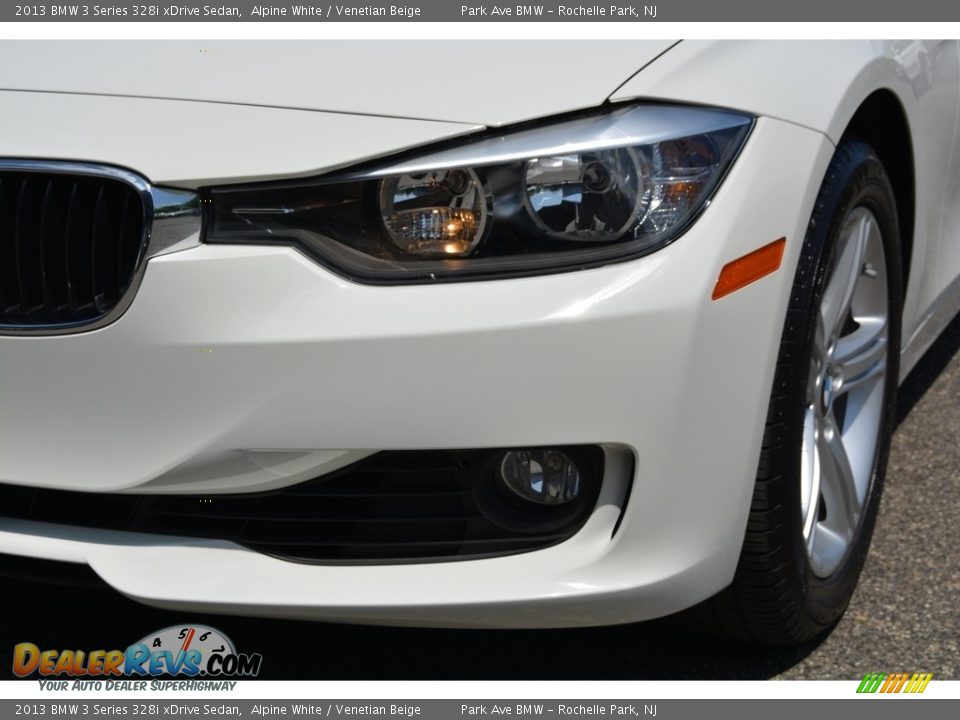 2013 BMW 3 Series 328i xDrive Sedan Alpine White / Venetian Beige Photo #32