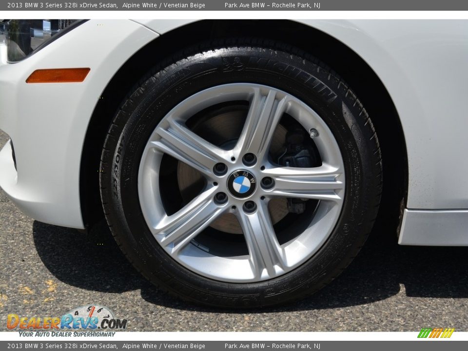 2013 BMW 3 Series 328i xDrive Sedan Alpine White / Venetian Beige Photo #33