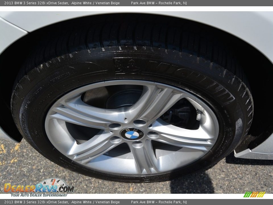 2013 BMW 3 Series 328i xDrive Sedan Alpine White / Venetian Beige Photo #34