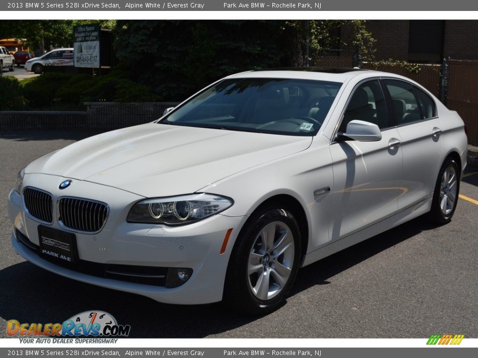 2013 BMW 5 Series 528i xDrive Sedan Alpine White / Everest Gray Photo #6