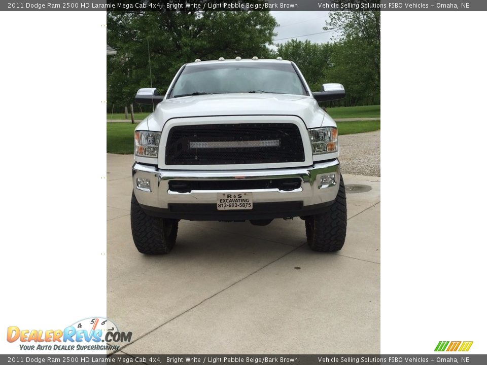 2011 Dodge Ram 2500 HD Laramie Mega Cab 4x4 Bright White / Light Pebble Beige/Bark Brown Photo #4