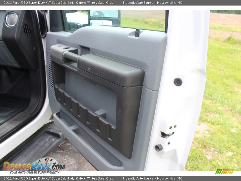 2011 Ford F250 Super Duty XLT SuperCab 4x4 Oxford White / Steel Gray Photo #17