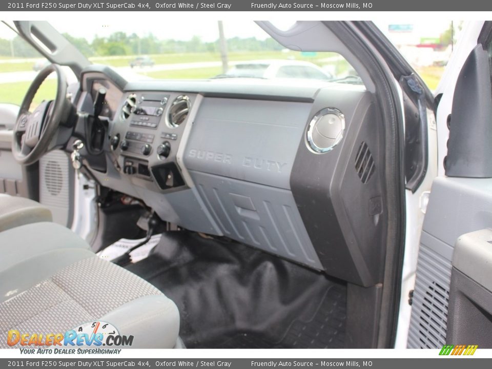 2011 Ford F250 Super Duty XLT SuperCab 4x4 Oxford White / Steel Gray Photo #19