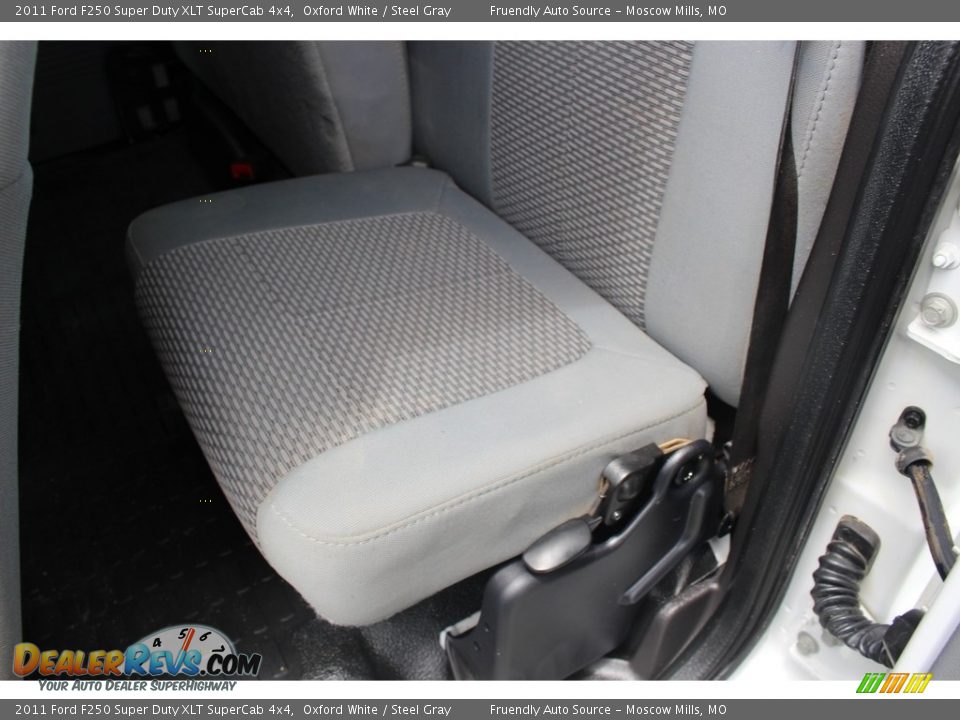 2011 Ford F250 Super Duty XLT SuperCab 4x4 Oxford White / Steel Gray Photo #25