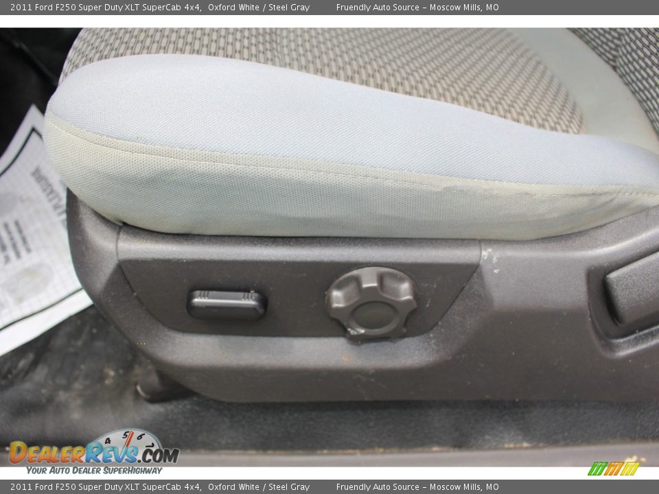 2011 Ford F250 Super Duty XLT SuperCab 4x4 Oxford White / Steel Gray Photo #28