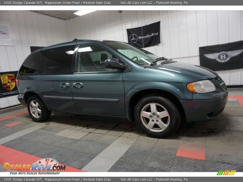 2005 Dodge Caravan SXT Magnesium Green Pearl / Medium Slate Gray Photo #6