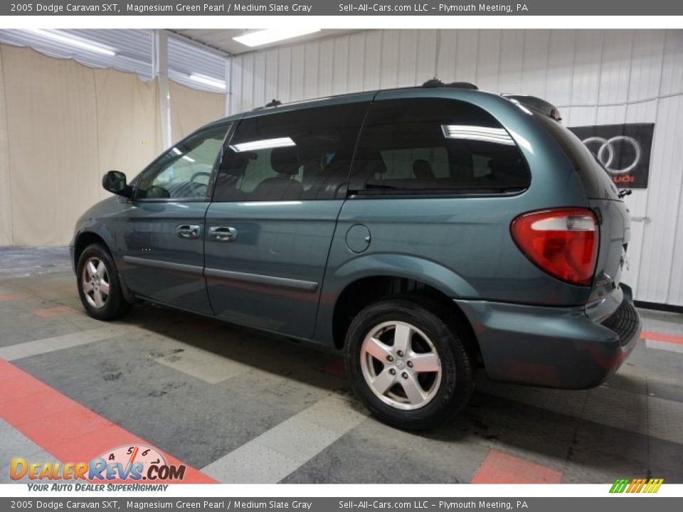2005 Dodge Caravan SXT Magnesium Green Pearl / Medium Slate Gray Photo #11