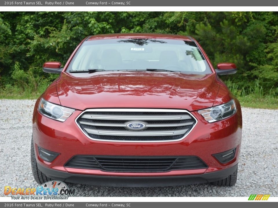 2016 Ford Taurus SEL Ruby Red / Dune Photo #9