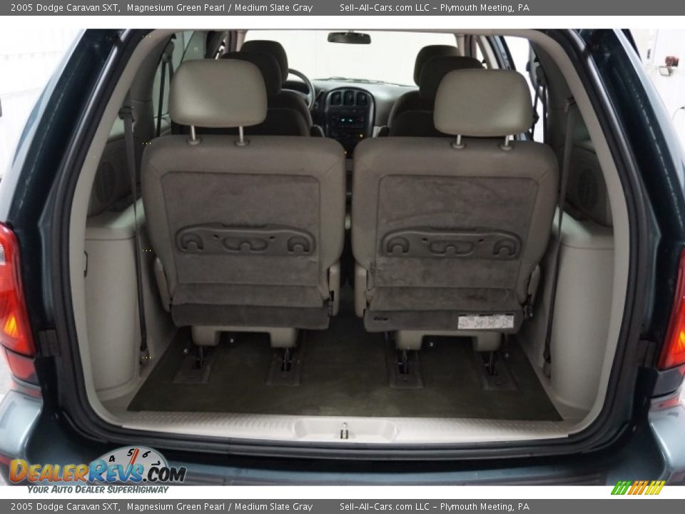 2005 Dodge Caravan SXT Magnesium Green Pearl / Medium Slate Gray Photo #22