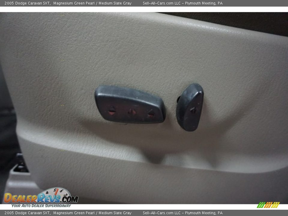2005 Dodge Caravan SXT Magnesium Green Pearl / Medium Slate Gray Photo #26