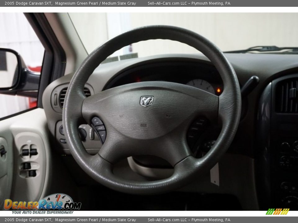 2005 Dodge Caravan SXT Magnesium Green Pearl / Medium Slate Gray Photo #30
