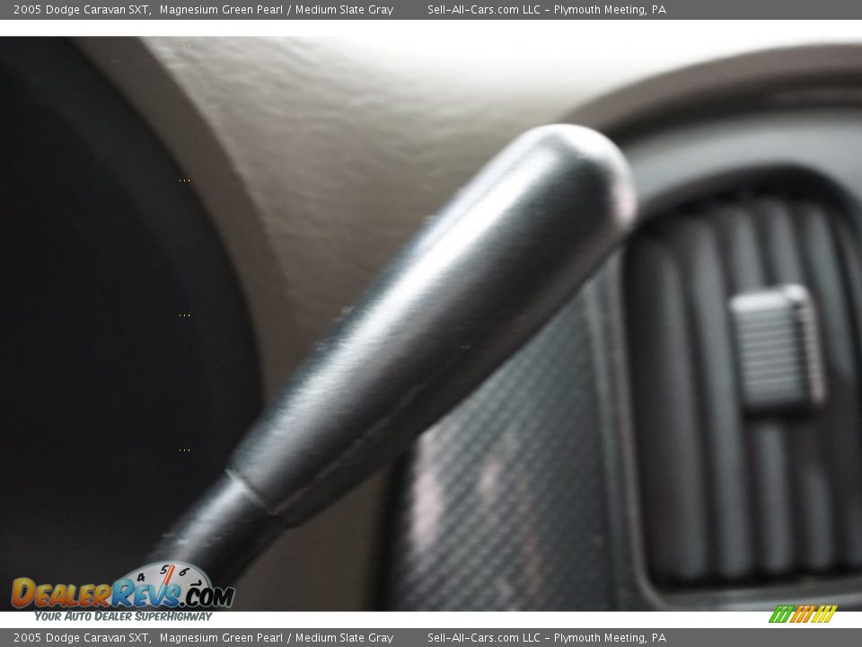 2005 Dodge Caravan SXT Magnesium Green Pearl / Medium Slate Gray Photo #34