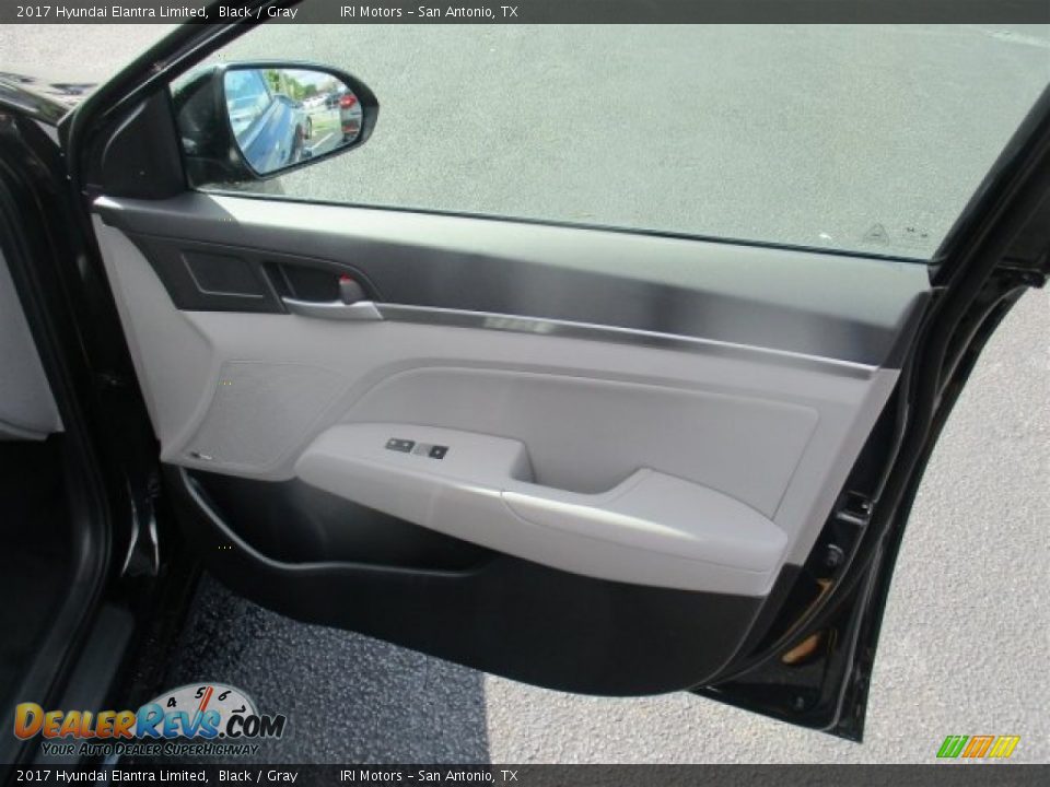 2017 Hyundai Elantra Limited Black / Gray Photo #11