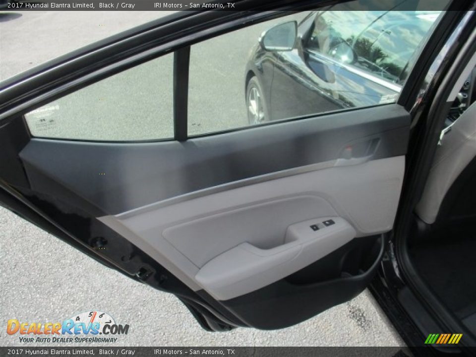 2017 Hyundai Elantra Limited Black / Gray Photo #17